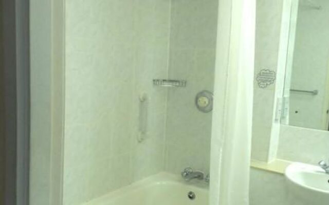Airport Inn Gatwick
