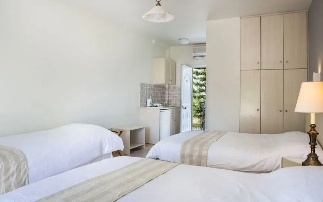 Olive Grove Studios & Apartments