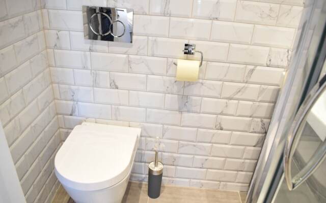 Bright, Vibrant 1 BD Apartment in Sth Hampstead