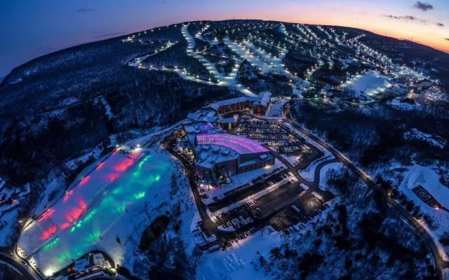 Camelback Lodge & Aquatopia Indoor Waterpark