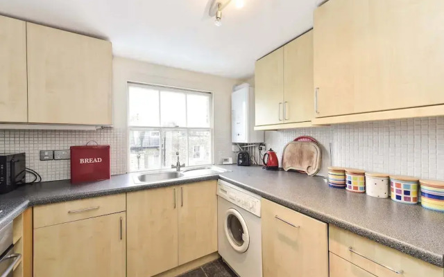 Smart 2 bedroom flat near Pimlico Tube