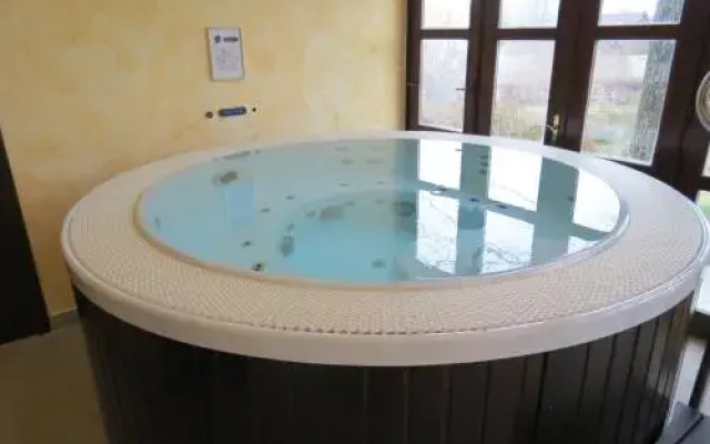 Sarlóspuszta Club Hotel