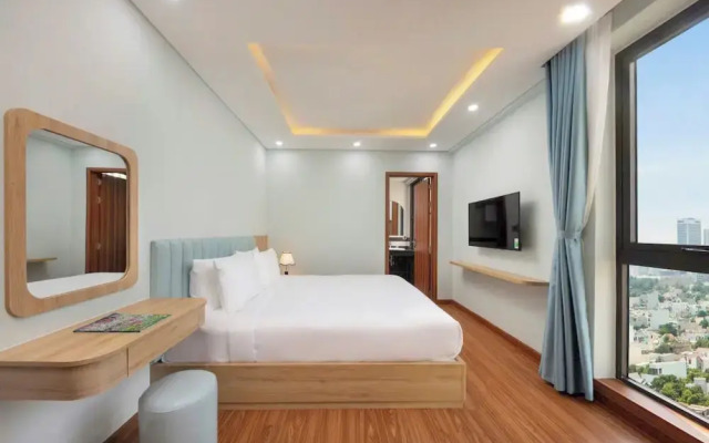 Hummer Hotel & Apartment Danang Beach