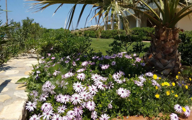 Tholos Bay Suites