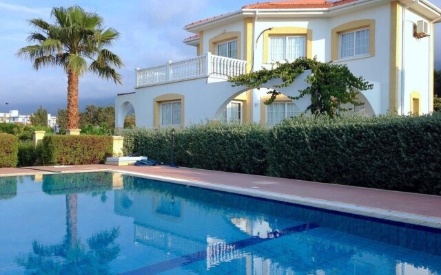 Villa Greenhill by Amy Villas