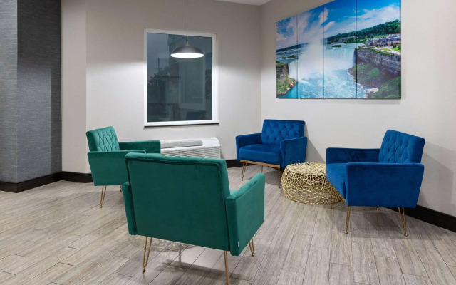 La Quinta Inn by Wyndham Buffalo Airport