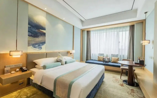 Century Runhua Hotel