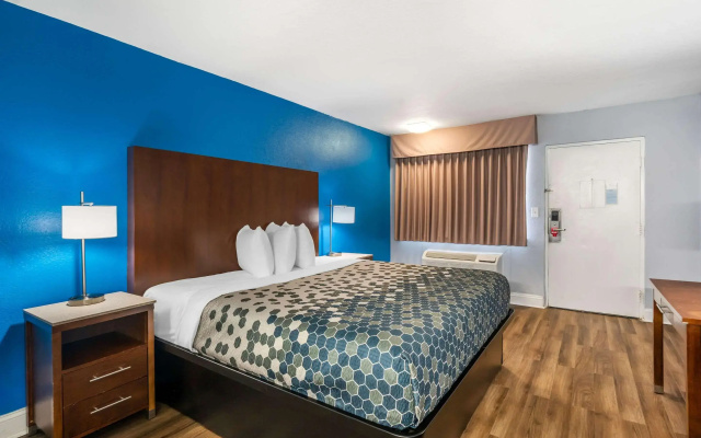 Econo Lodge Inn & Suites Virginia Beach - Norfolk