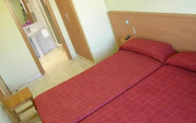 Hostal Bartis