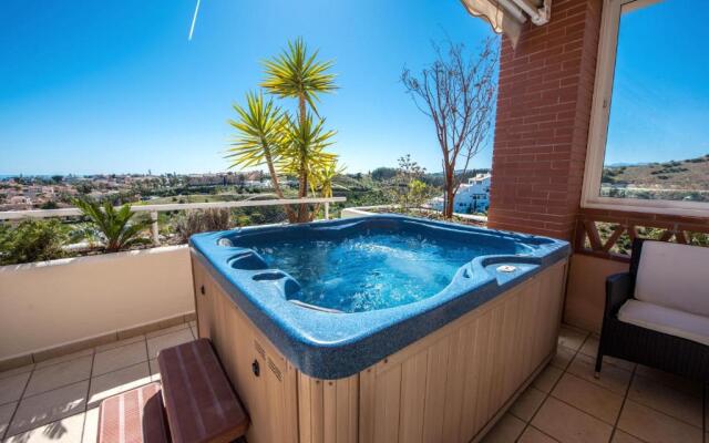 Malibu Mansions Condo 1 by Rafleys