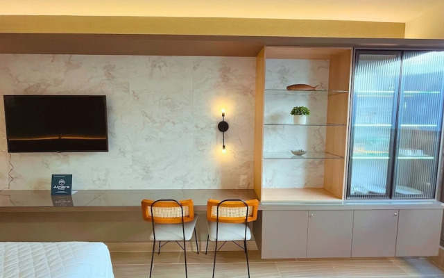 Setai Yacht S4- By Almare Flats