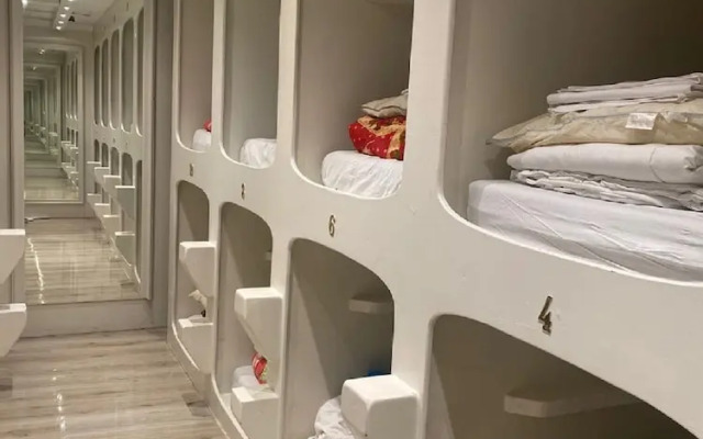 The Golden Stork - Hostel