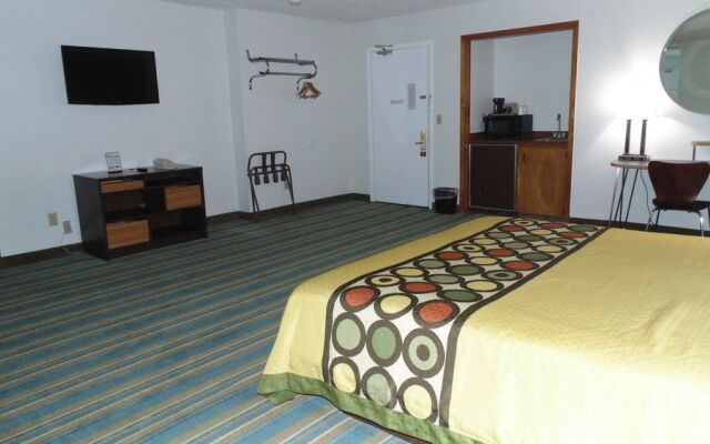 Super 8 Sapulpa/Tulsa Area