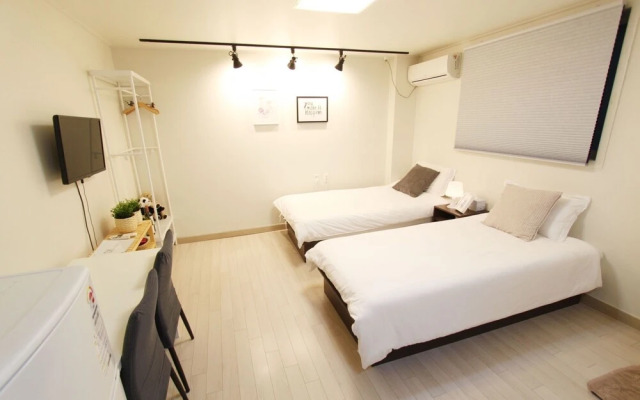 DK House