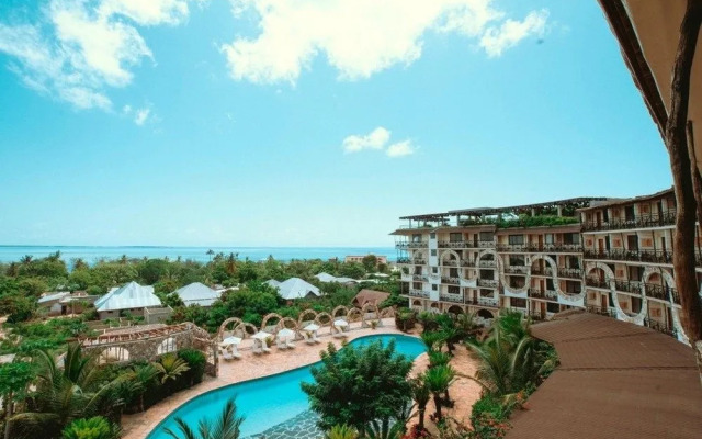 Palumbo Waves Resort