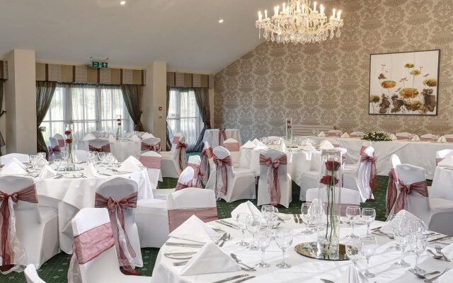 Hadlow Manor Hotel