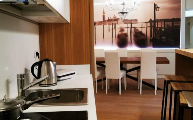 Deluxe 3 Bedrooom Flat in Rialto