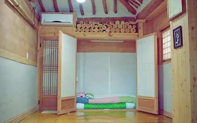 Jeonju Geune Hanok Stay