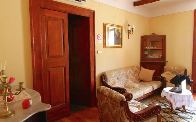 Spacious Mansion in Parghelia near Sea
