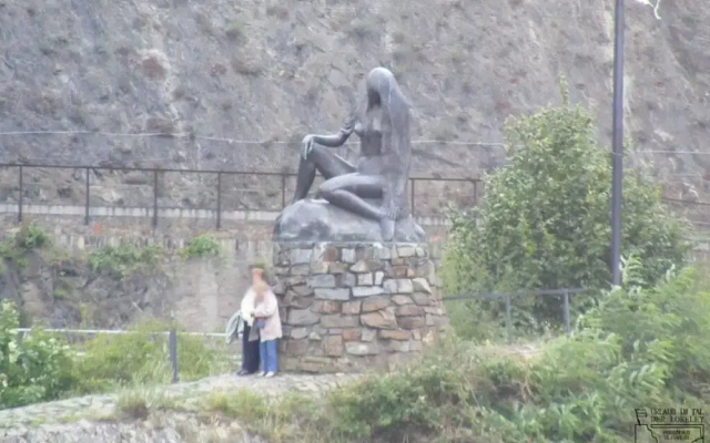 Elisabeth on the Loreley