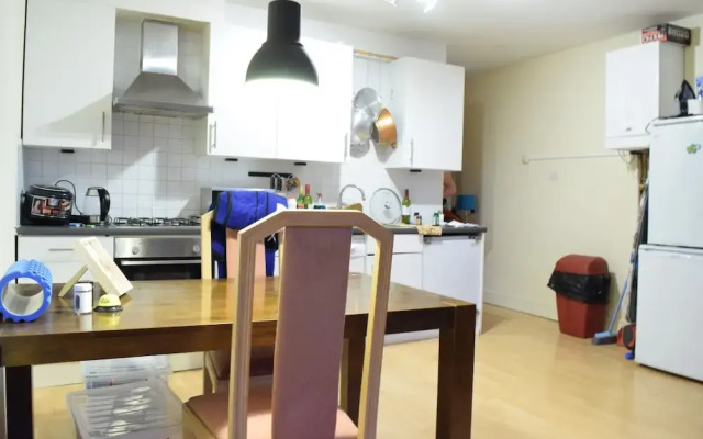 Cosy 1 Bedroom in East London