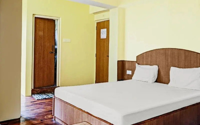 Hotel Premier By OYO