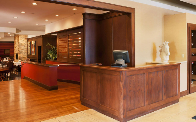 DoubleTree by Hilton Collinsville - St. Louis