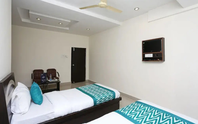 OYO 10188 Hotel DS Grand Inn
