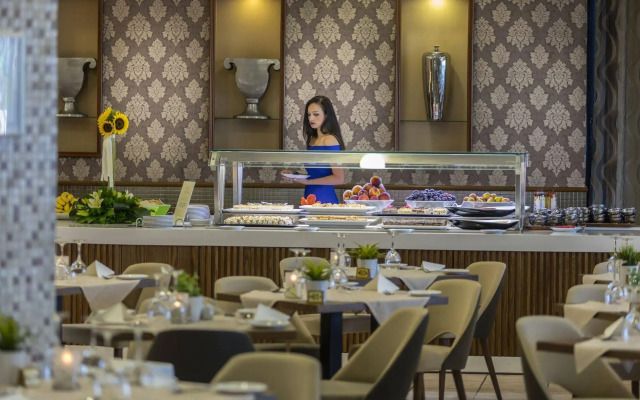 Pavlo Napa Beach Hotel