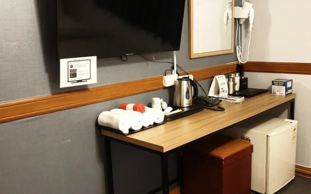 Motel Good Guy
