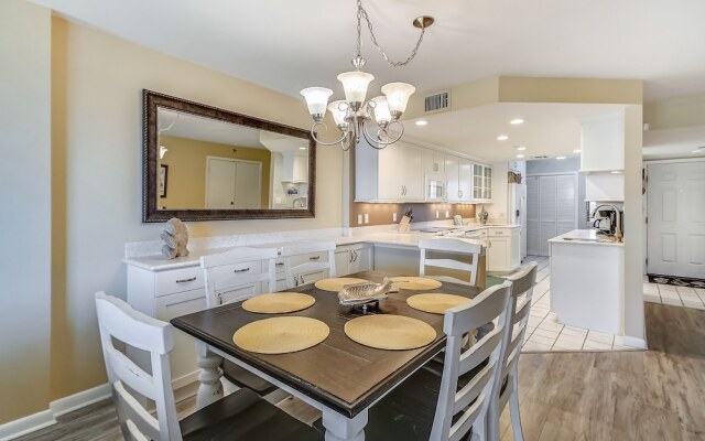 Inlet Reef 213 2 Bedroom Condo by RedAwning