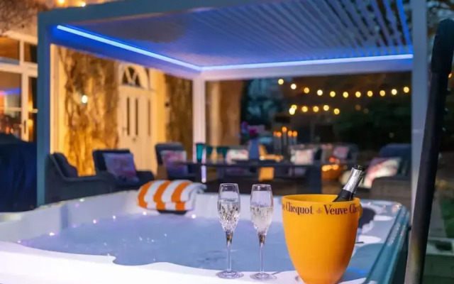 Luxury Georgian Country House With Hot Tub