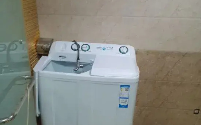 Shenqiu Golden Apple Hot Spring Hotel