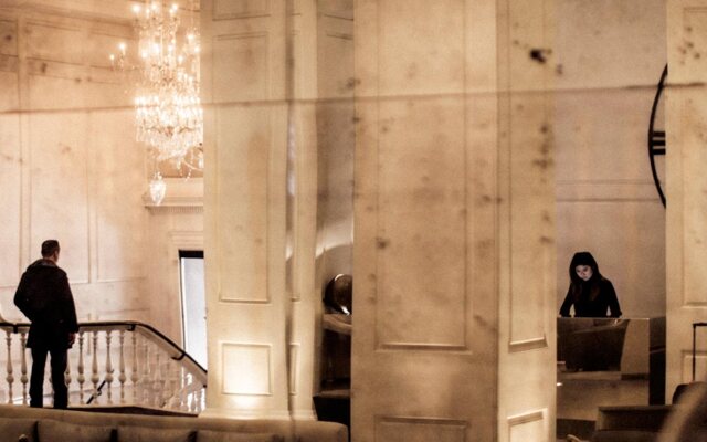 The Chicago Hotel Collection Ambassador Gold Coast