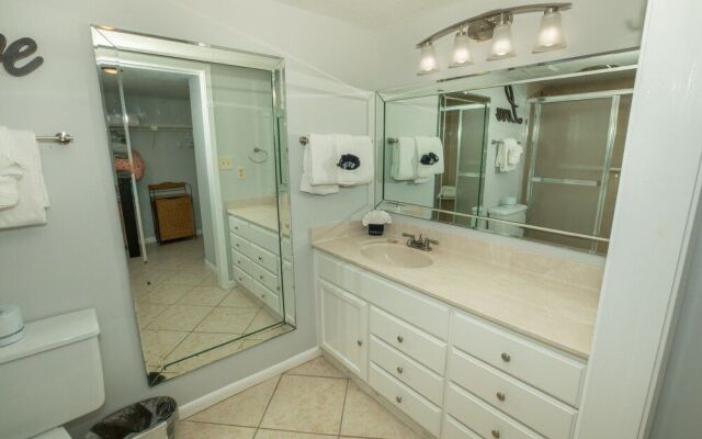 Shoreline Towers 2073 - 2 Br Condo