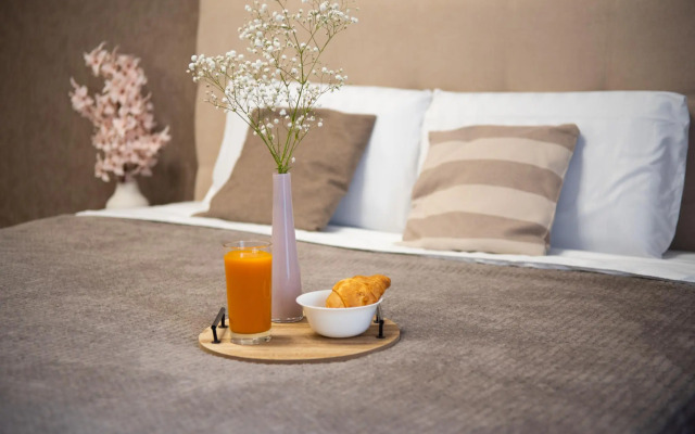 Апартаменты на проспекте Героев Отечества 4А