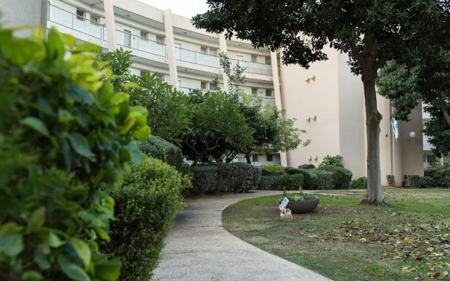 2 Bedroom Apartment in Neot Golf Compound