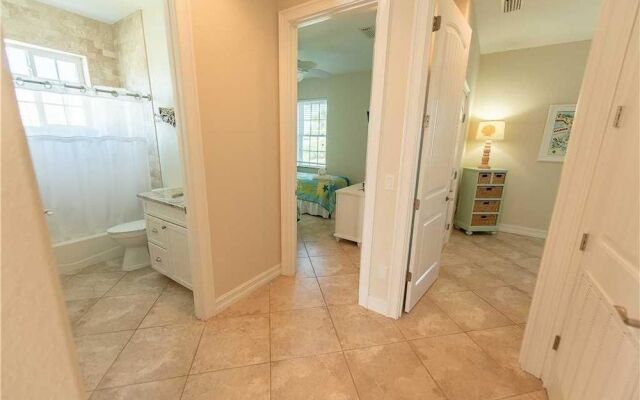 Beachy Villa Vista Apartment 5