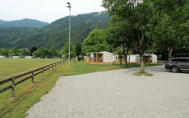 Mobile Home in Sachsenburg by River Drau