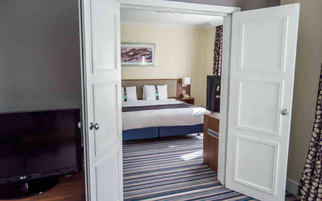 Holiday Inn Brighouse by IHG