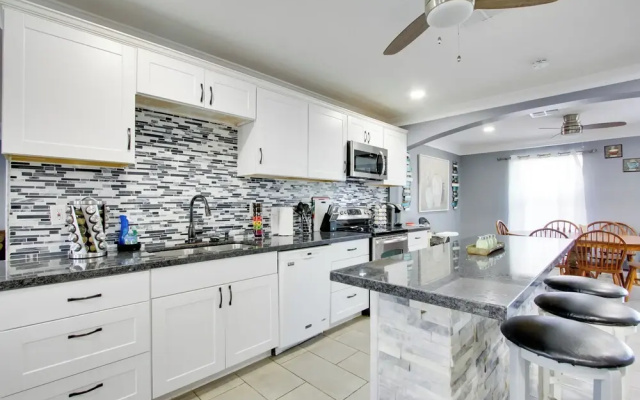 Ultimate Phoenix Group Getaway: Patio + Pool!