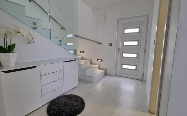 Holiday House Gavran