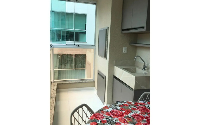 Apartamento 2 suítes Meia Praia