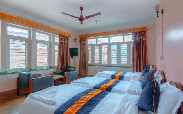 Hotel River Holiday Inn