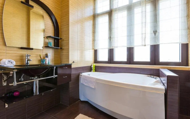 Penthouse with Kremlin Views