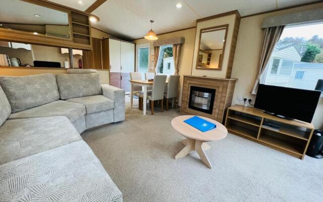 Luxury 2 Bedroom Caravan LG13, Shanklin, Isle of Wight