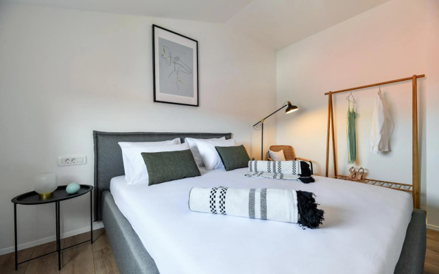 Modern holiday apartment "Libra" with swimming pool