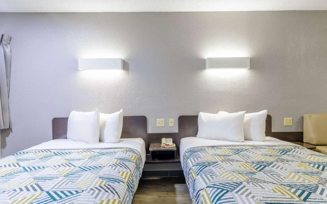 Motel 6 Boerne, TX