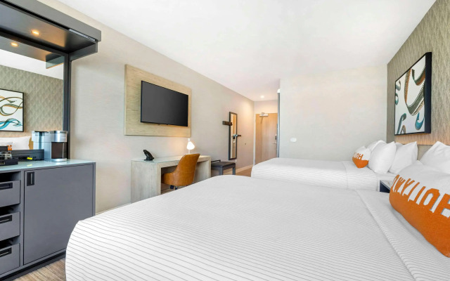 Cambria Hotel Burbank Airport