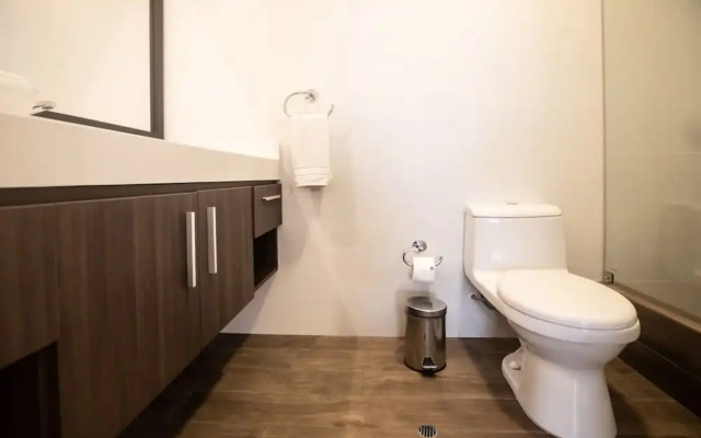 w Elegant 2BR in the Heart of Miraflores